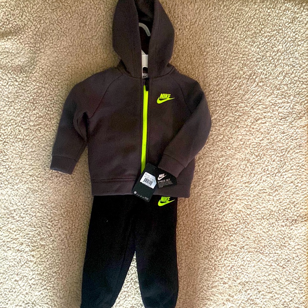 Nike 2 Piece Outfit for Kids